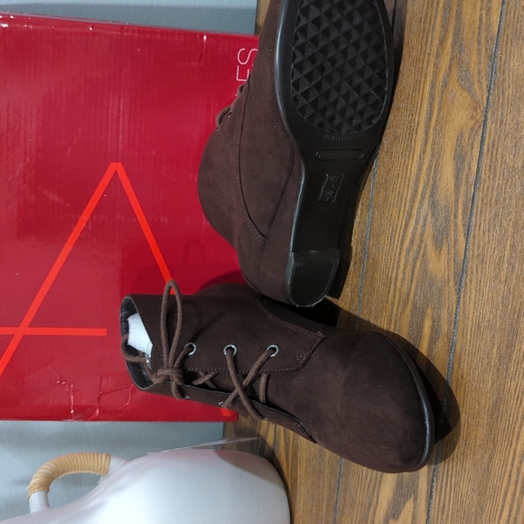 Aerosoles Soterday Night Ankle Boot Brown - Picture 3 of 3